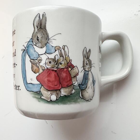 Wedgwood Peter Rabbit Ceramic Mug and Book 2 Piece Collectable Classic - Picture 10 of 15